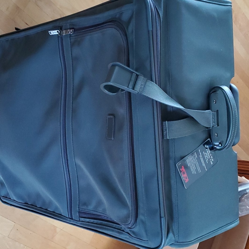 Tumi wheel-a-way 32" packing case